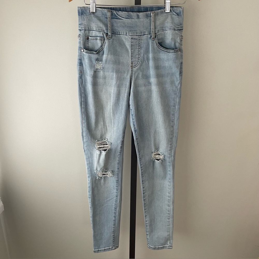Queen The Label Constance Hall Royal Rogue Light Washed Distressed Denim Jeans